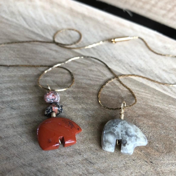 Vintage Zuni Fetish Bear Poppy Jasper Necklace - Picture 4 of 7